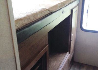 All Seasons Family RV-2018 Forest River Salem 32bhds