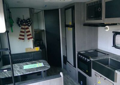 All Seasons Family RV-2022 Kodiak UltraLight Dutchman 227BH-2